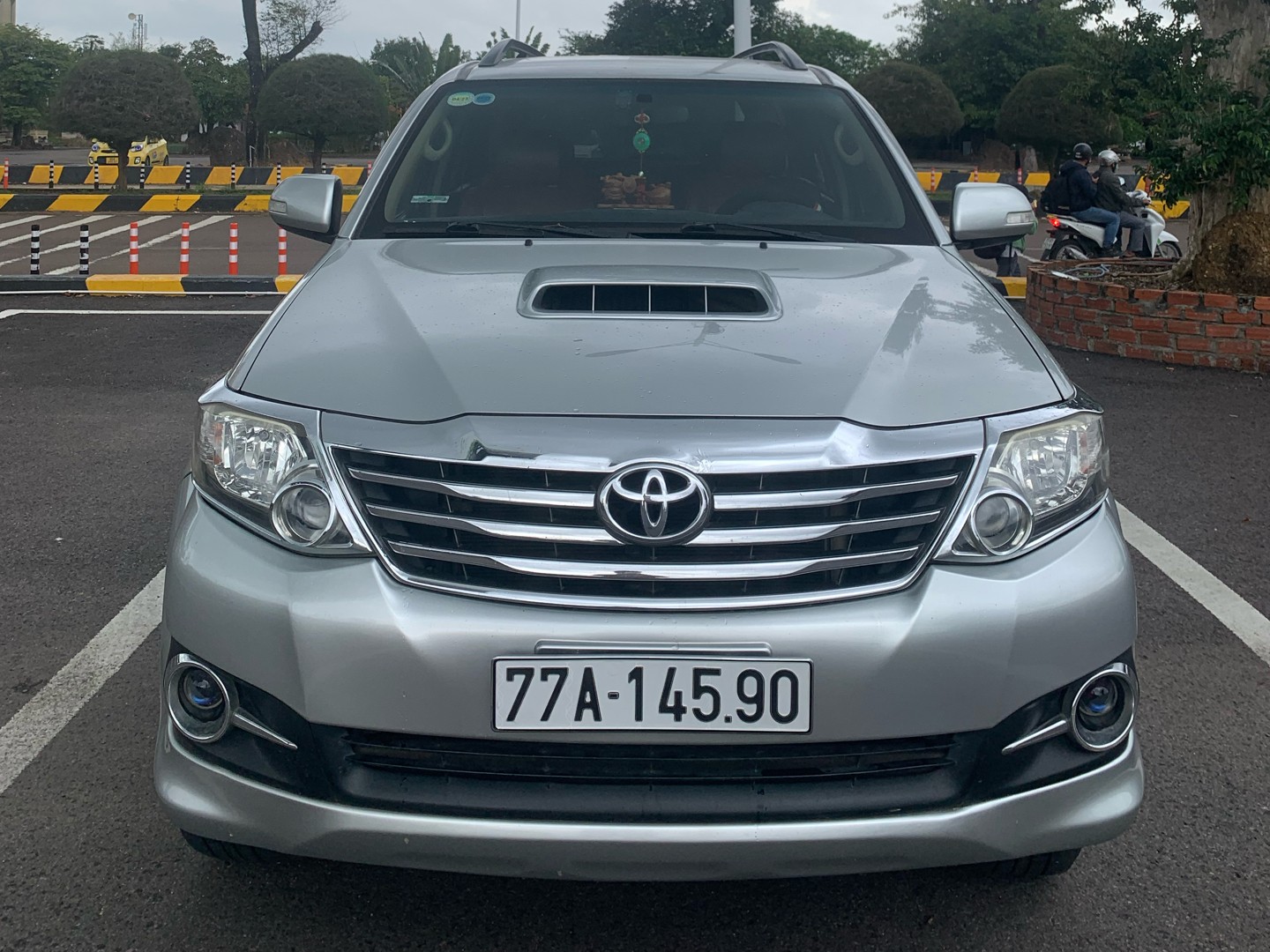 TOYOTA FORTUNER 2014