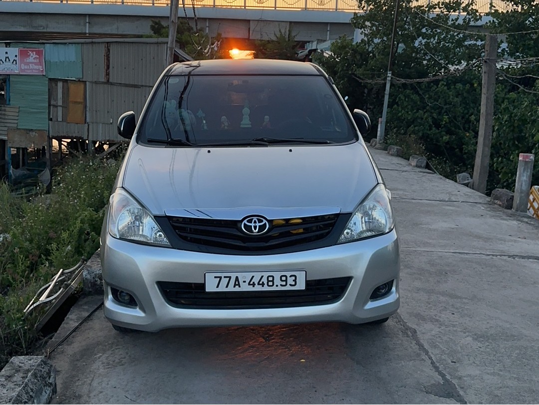 TOYOTA INNOVA 2009