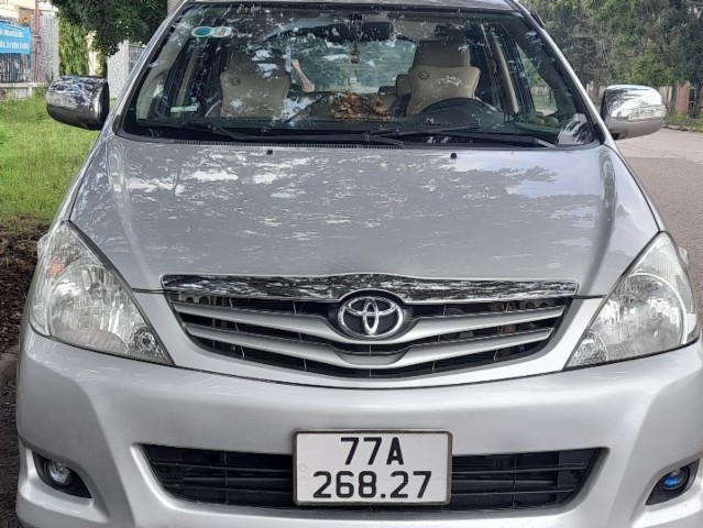 TOYOTA INNOVA 2011