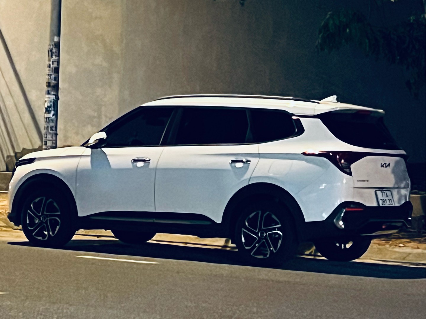 KIA CARENS PREMIUM 2023