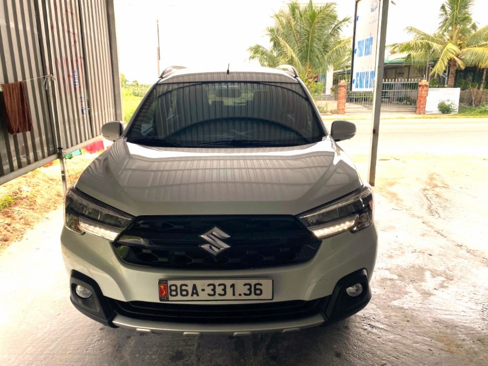 SUZUKI XL7 HYBRID 2024