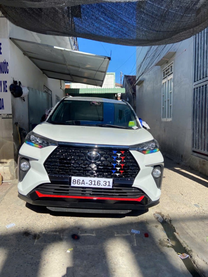 TOYOTA VELOZ CROSS 2025
