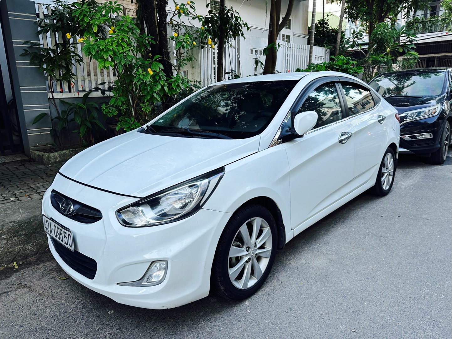 HYUNDAI ACCENT 2012