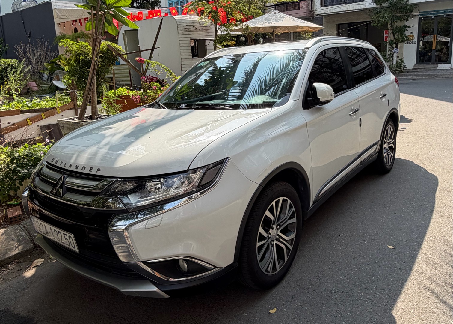 MITSUBISHI OUTLANDER 2018