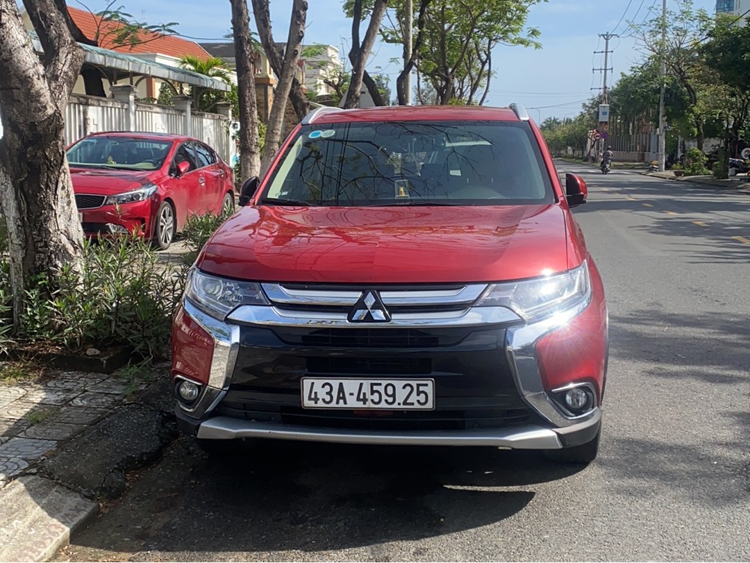 MITSUBISHI OUTLANDER 2019