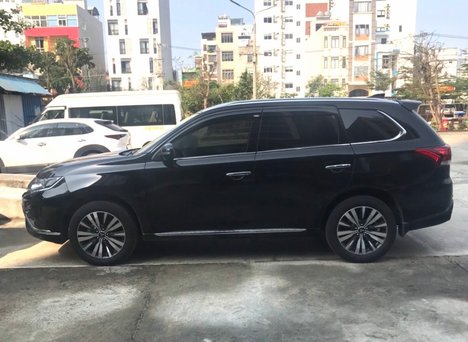 MITSUBISHI OUTLANDER 2022