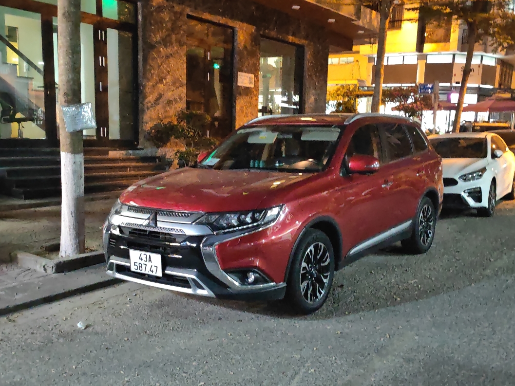 MITSUBISHI OUTLANDER Premium 2020