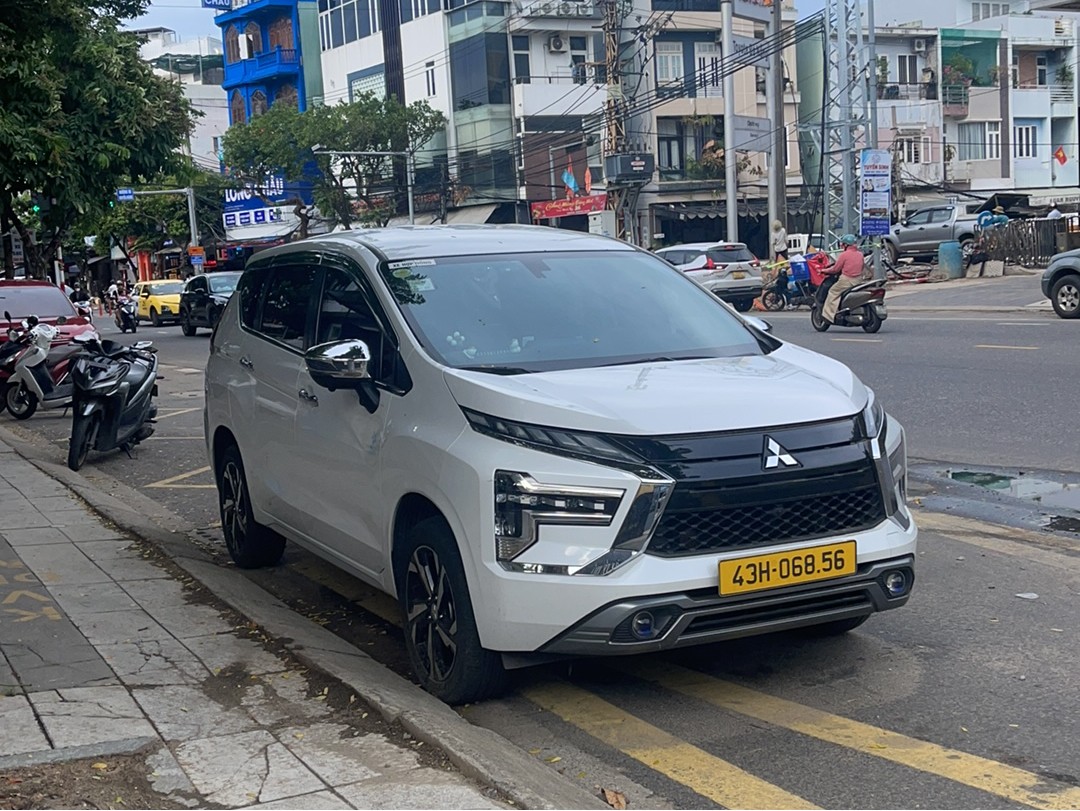 MITSUBISHI XPANDER PREMIUM 2024