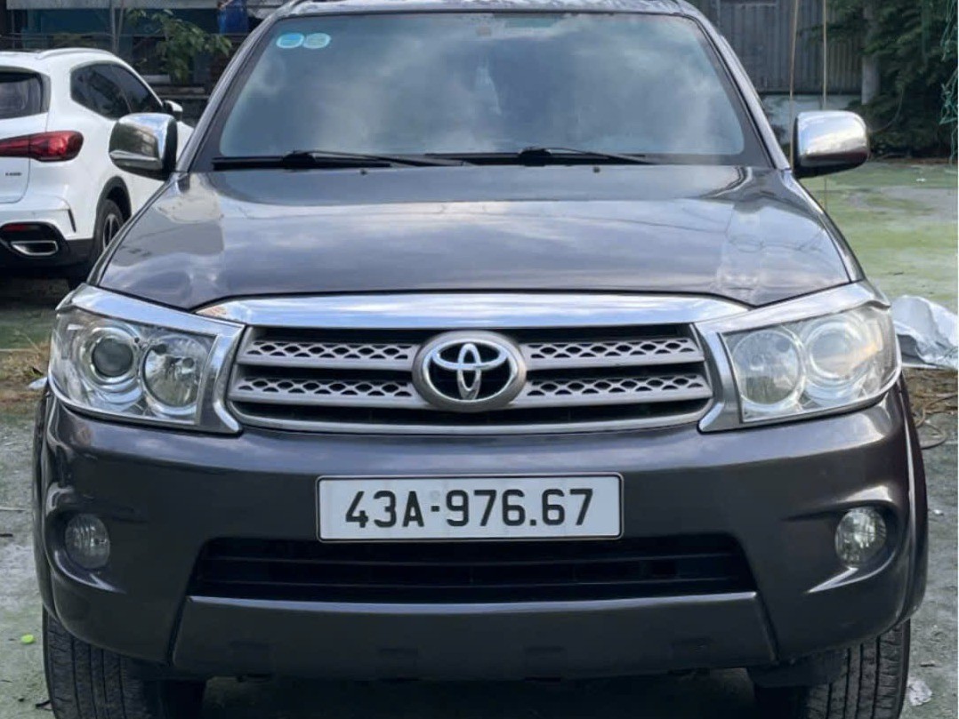 TOYOTA FORTUNER 2009