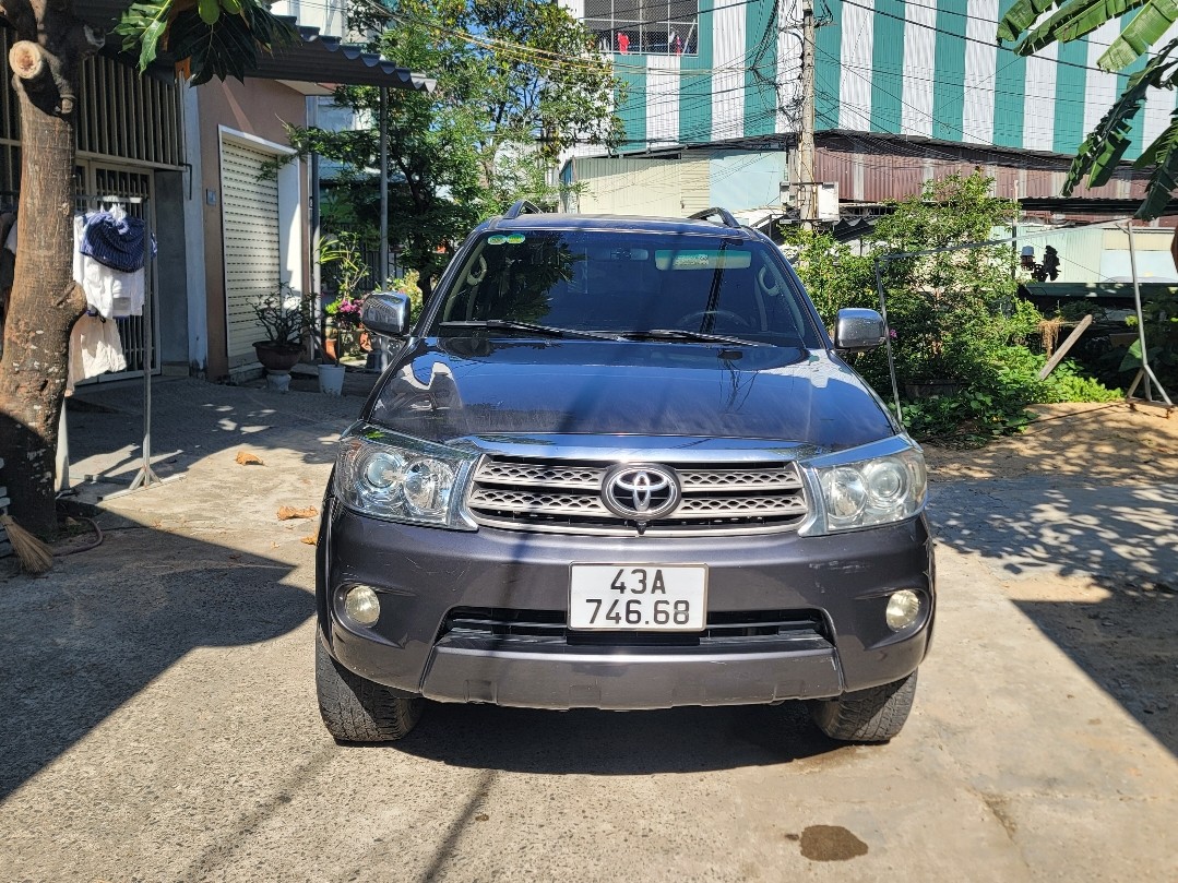 TOYOTA FORTUNER 2009
