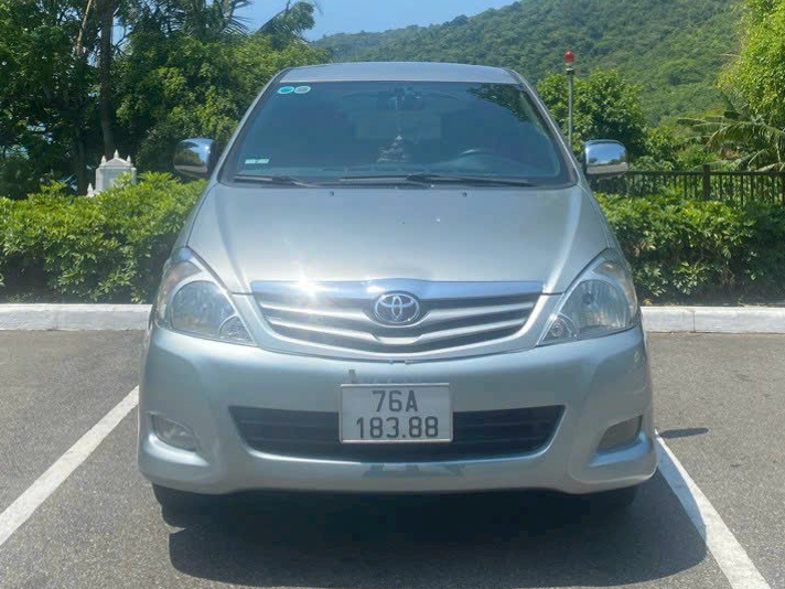TOYOTA INNOVA 2011