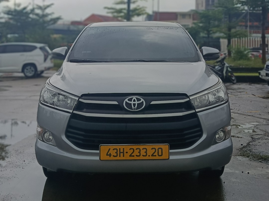 TOYOTA INNOVA 2019