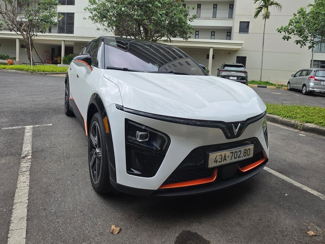 VINFAST VF7 PLUS 2026