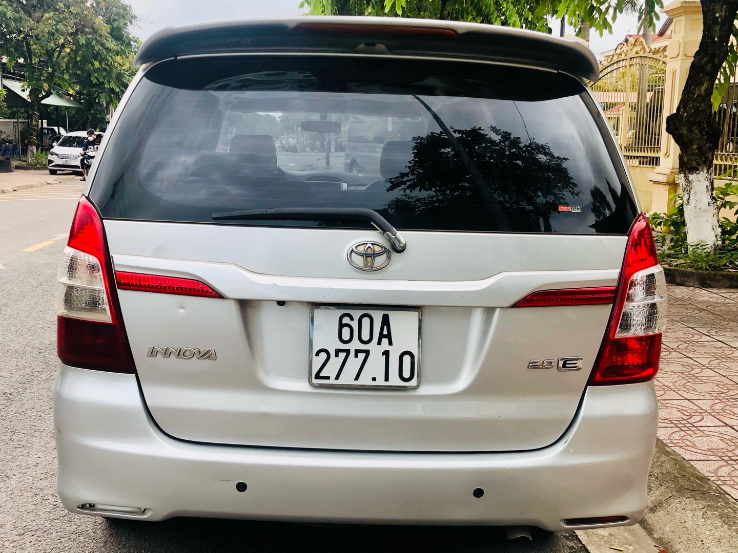 TOYOTA INNOVA 2016