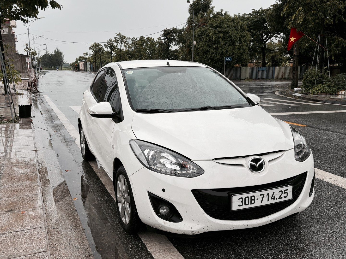 MAZDA 2 HATCHBACK 2014