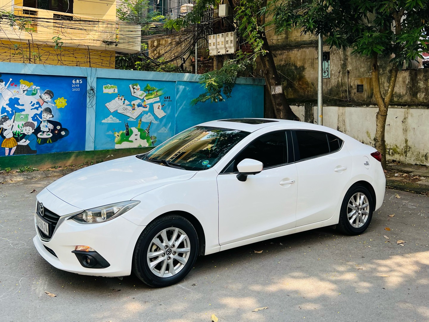 MAZDA 3 LUXURY 2015