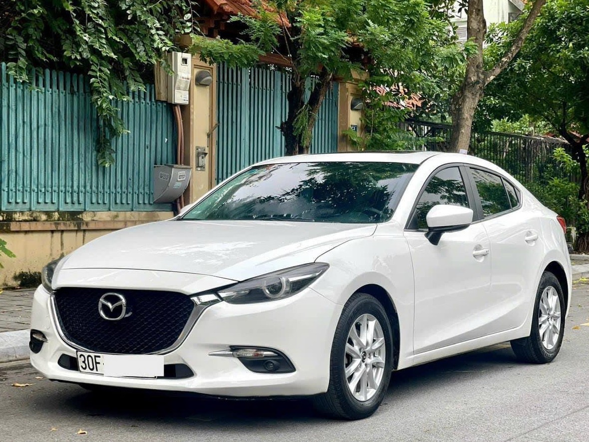 MAZDA 3 LUXURY 2016