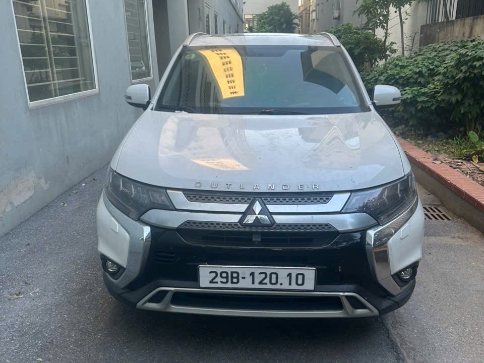 MITSUBISHI OUTLANDER Premium 2020