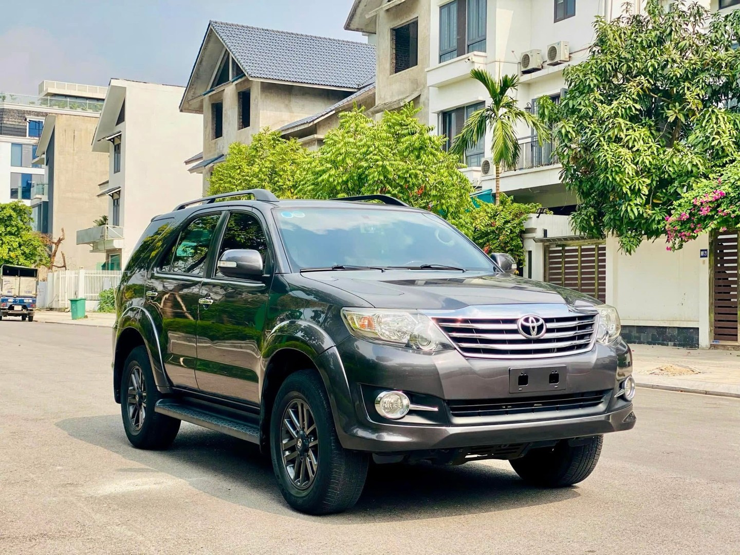 TOYOTA FORTUNER 2014