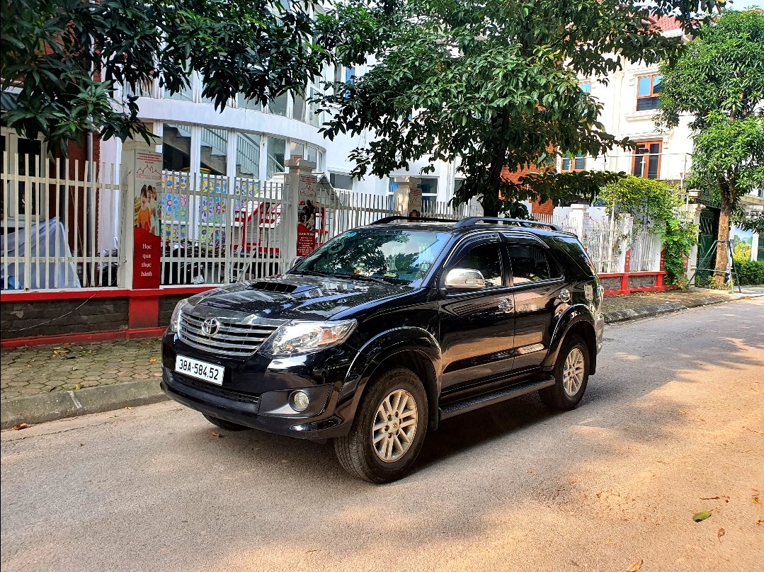 TOYOTA FORTUNER 2014