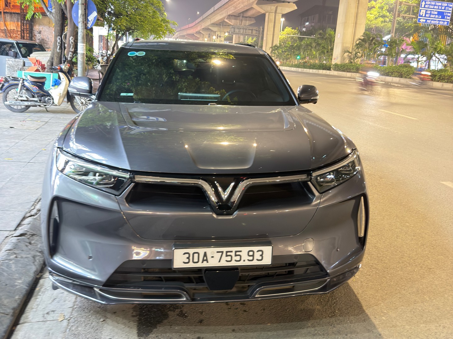 VINFAST VF9 PLUS 2024