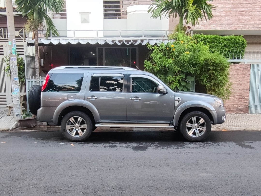 FORD EVEREST 2011