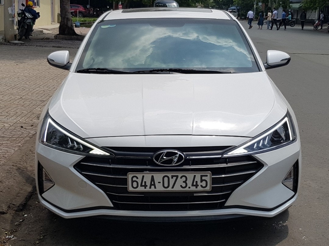 HYUNDAI ELANTRA 2019