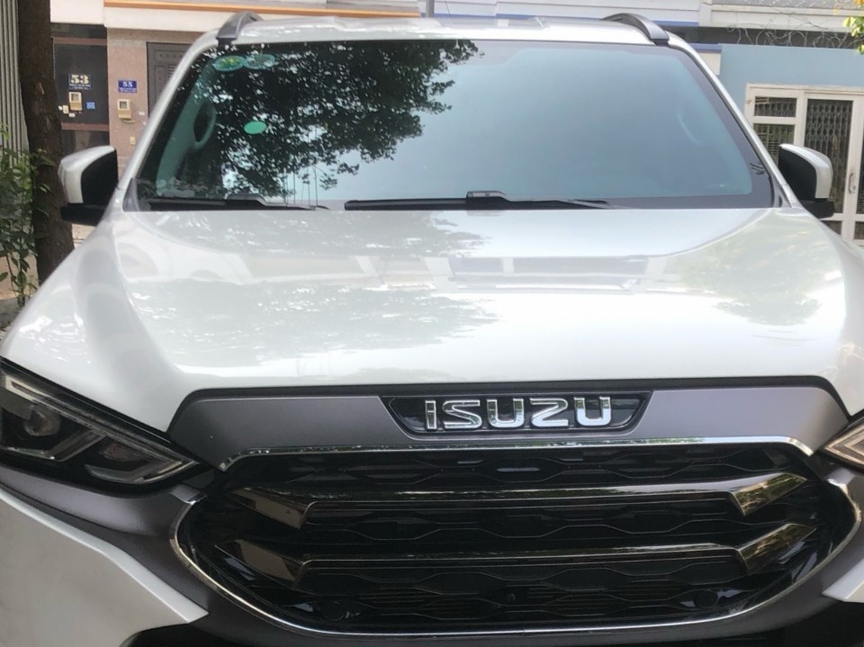 ISUZU MUX B7 2023
