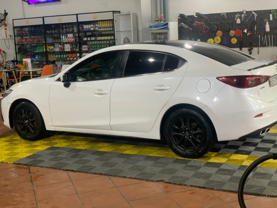 MAZDA 3 Deluxe 2016