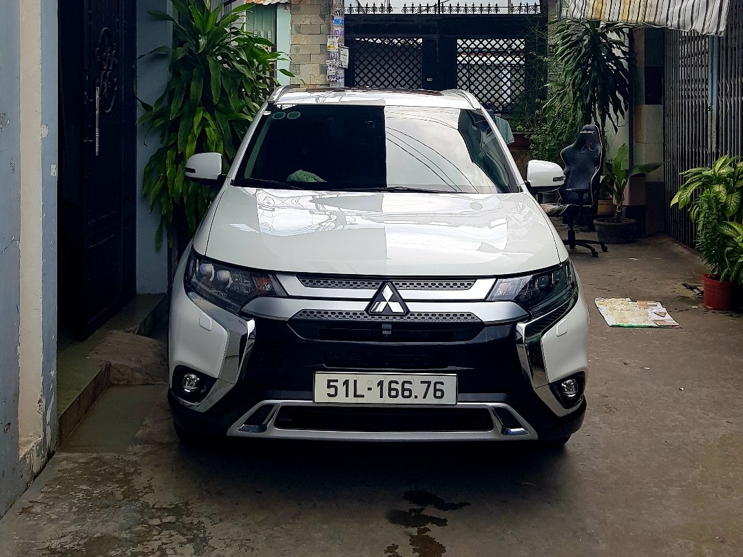 MITSUBISHI OUTLANDER Premium 2020