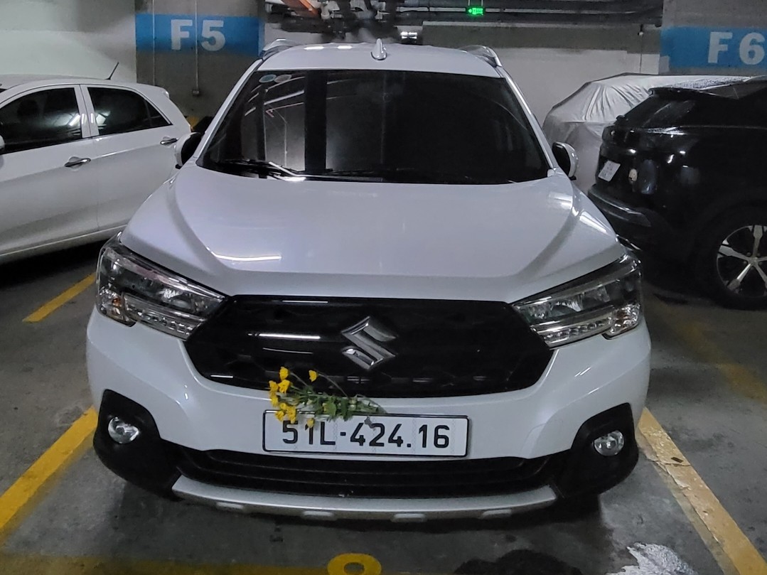 SUZUKI XL7 HYBRID 2024