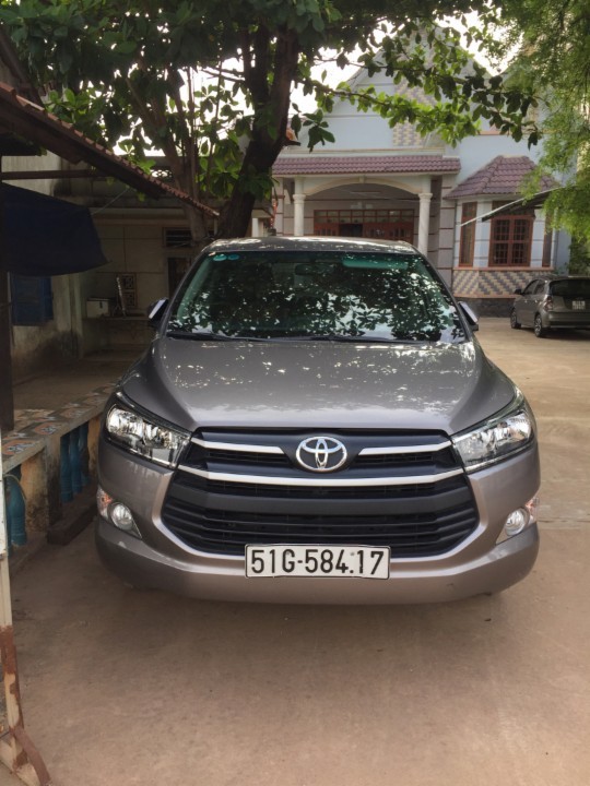 TOYOTA INNOVA 2018