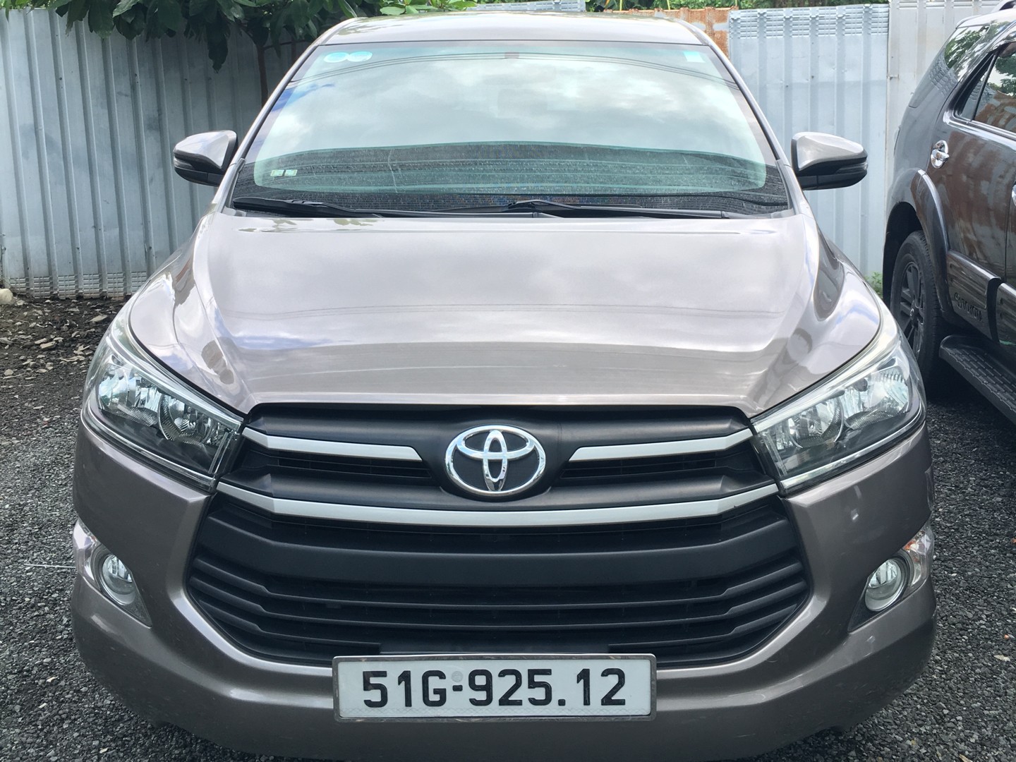 TOYOTA INNOVA 2019