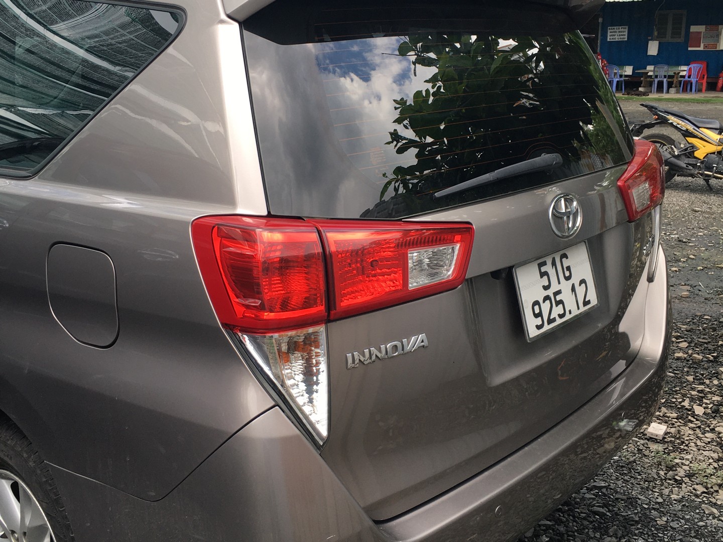 TOYOTA INNOVA 2019