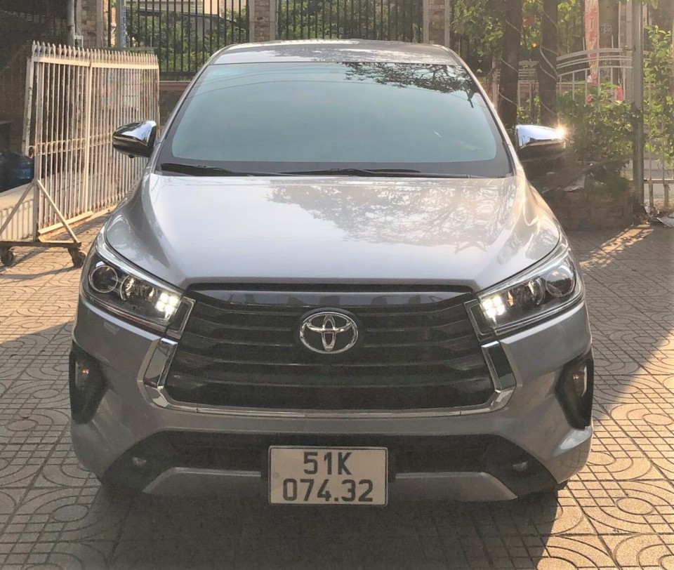TOYOTA INNOVA 2021