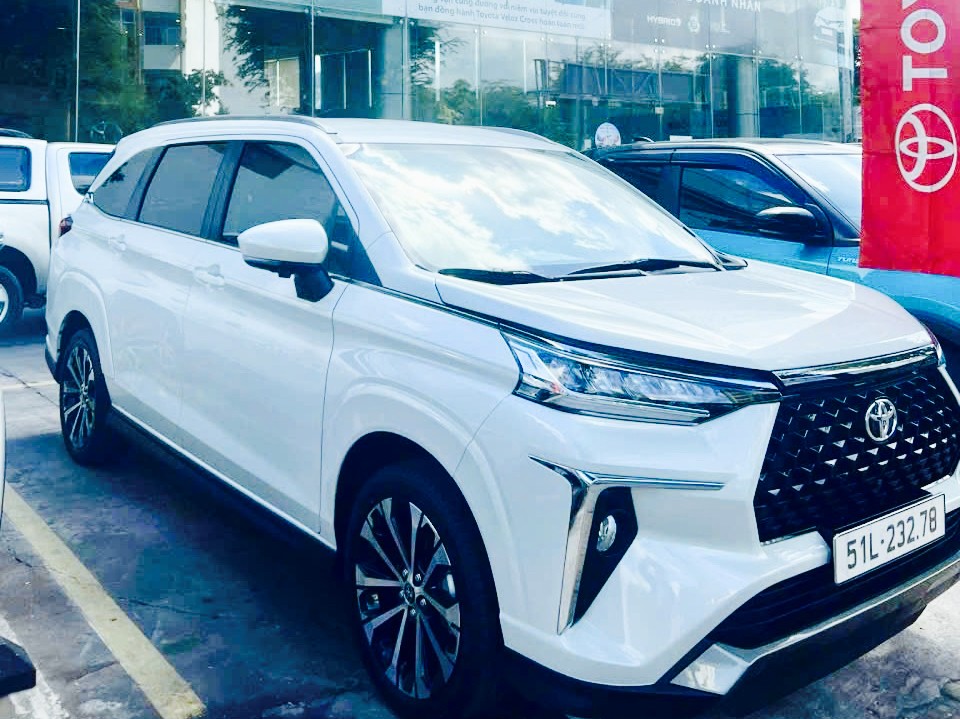 TOYOTA VELOZ CROSS 2024