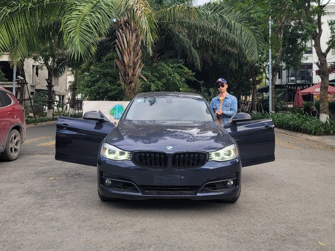 BMW 320i  2014