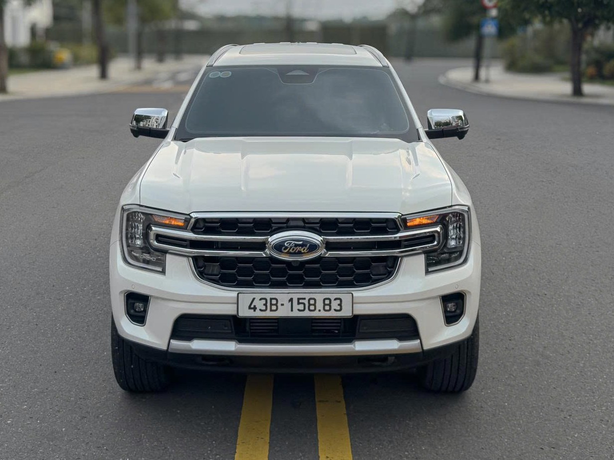 FORD EVEREST TITANIUM 2025
