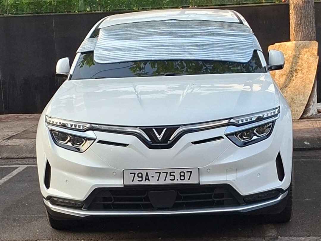 VINFAST VF8 ECO 2026