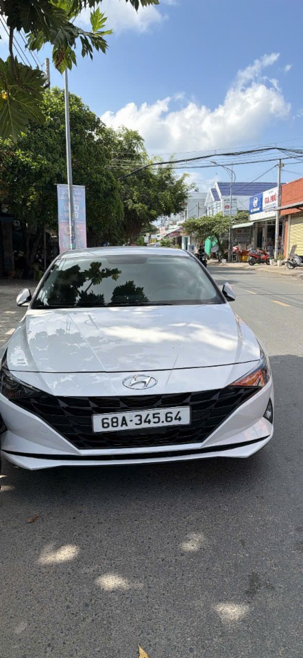 HYUNDAI ELANTRA 2022