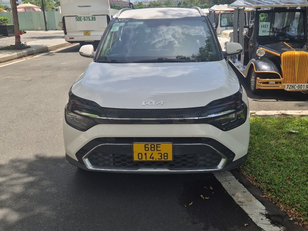 KIA CARENS LUXURY 2023