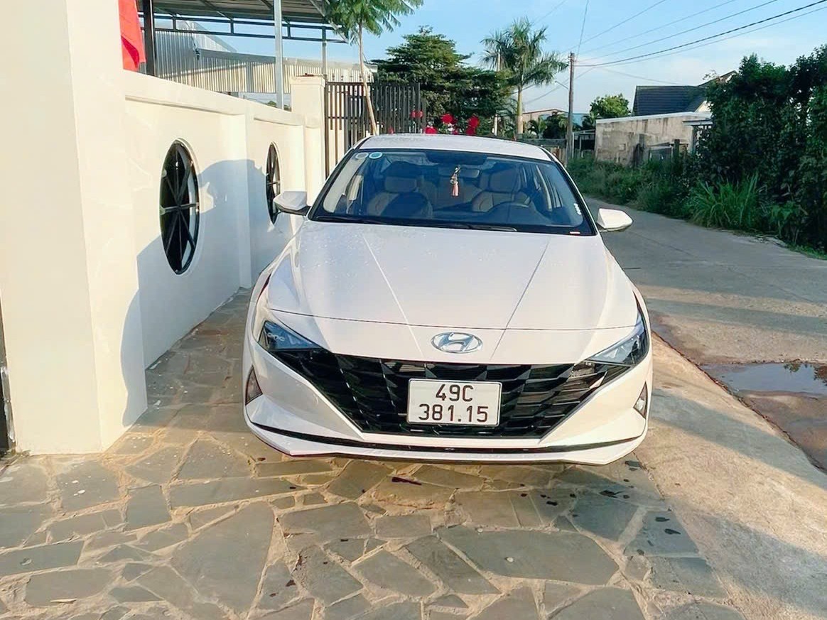 HYUNDAI ELANTRA 2024