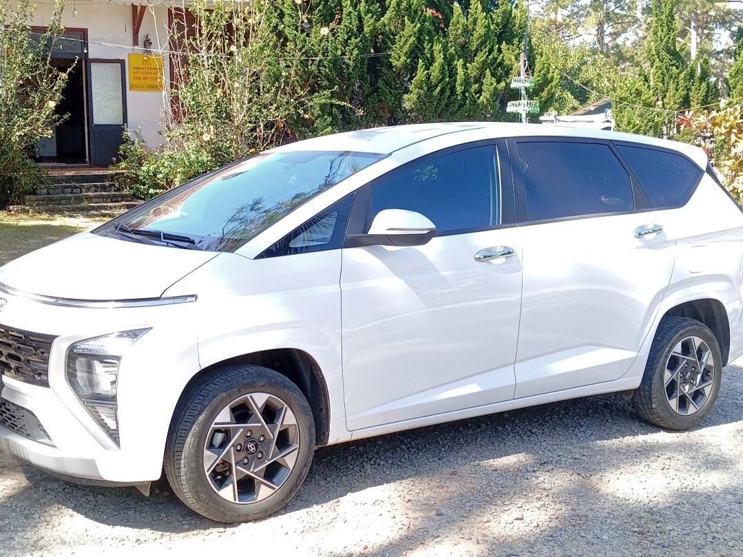 HYUNDAI STARGAZER 2023