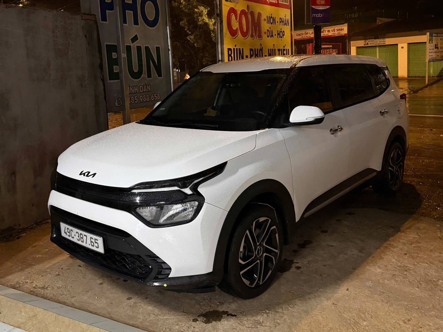 KIA CARENS LUXURY 2023