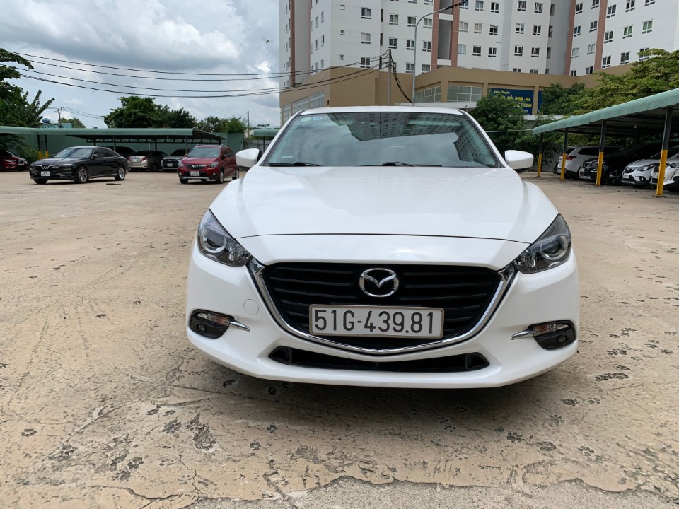 MAZDA 3 Deluxe 2017