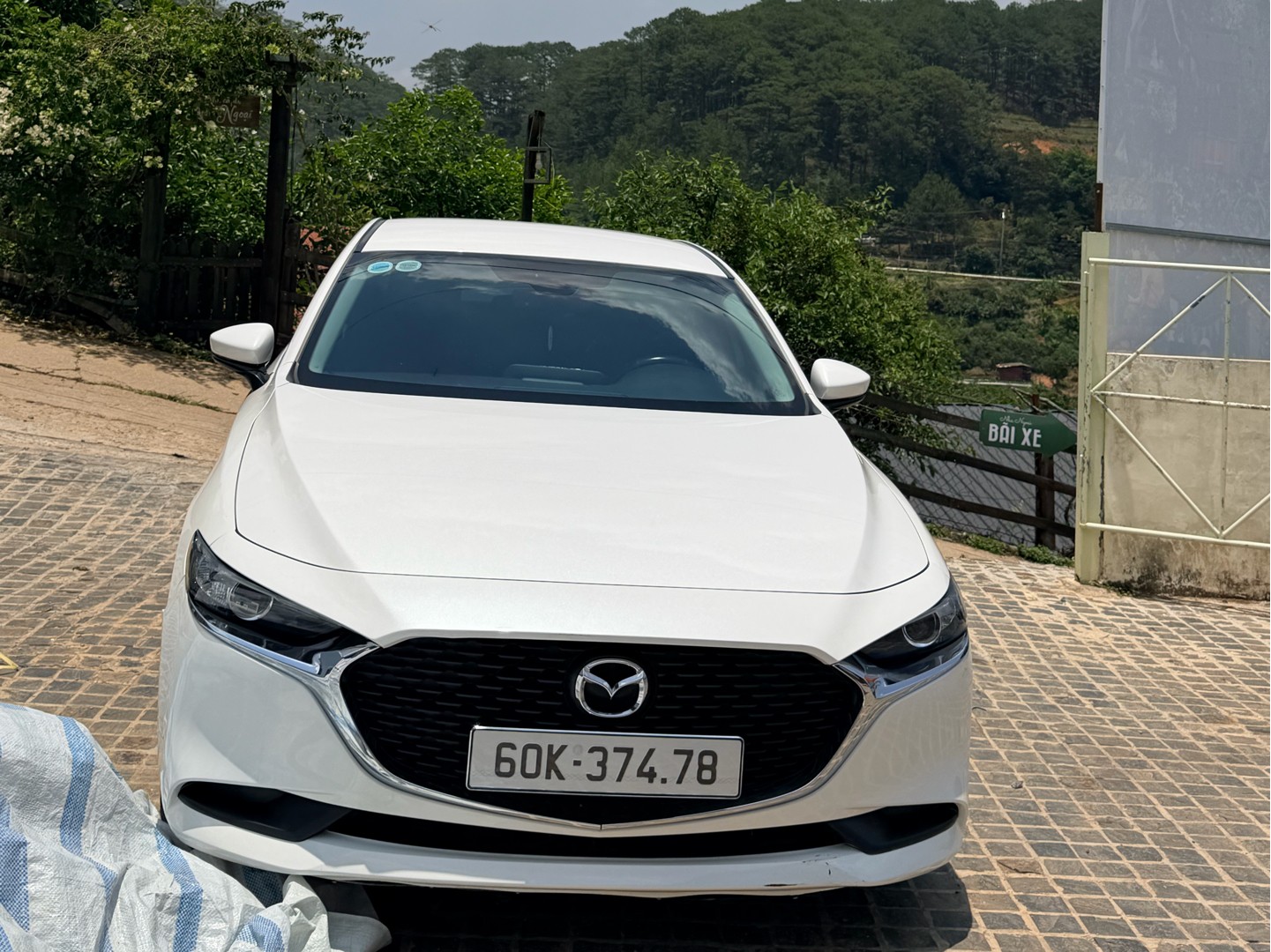 MAZDA 3 Deluxe 2023