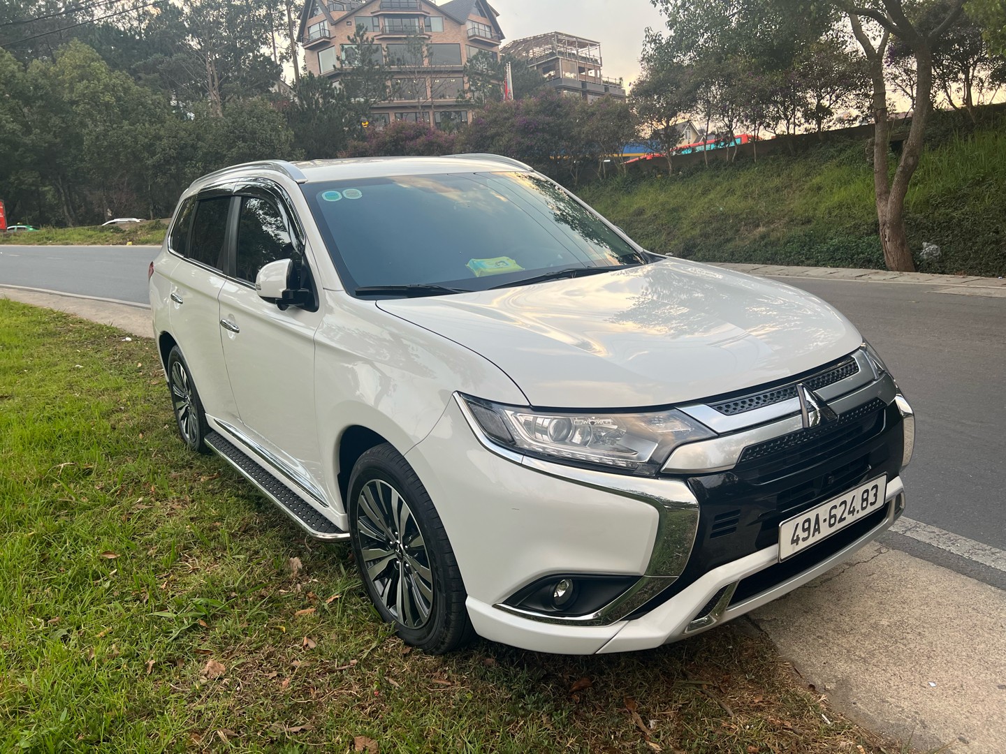 MITSUBISHI OUTLANDER 2024
