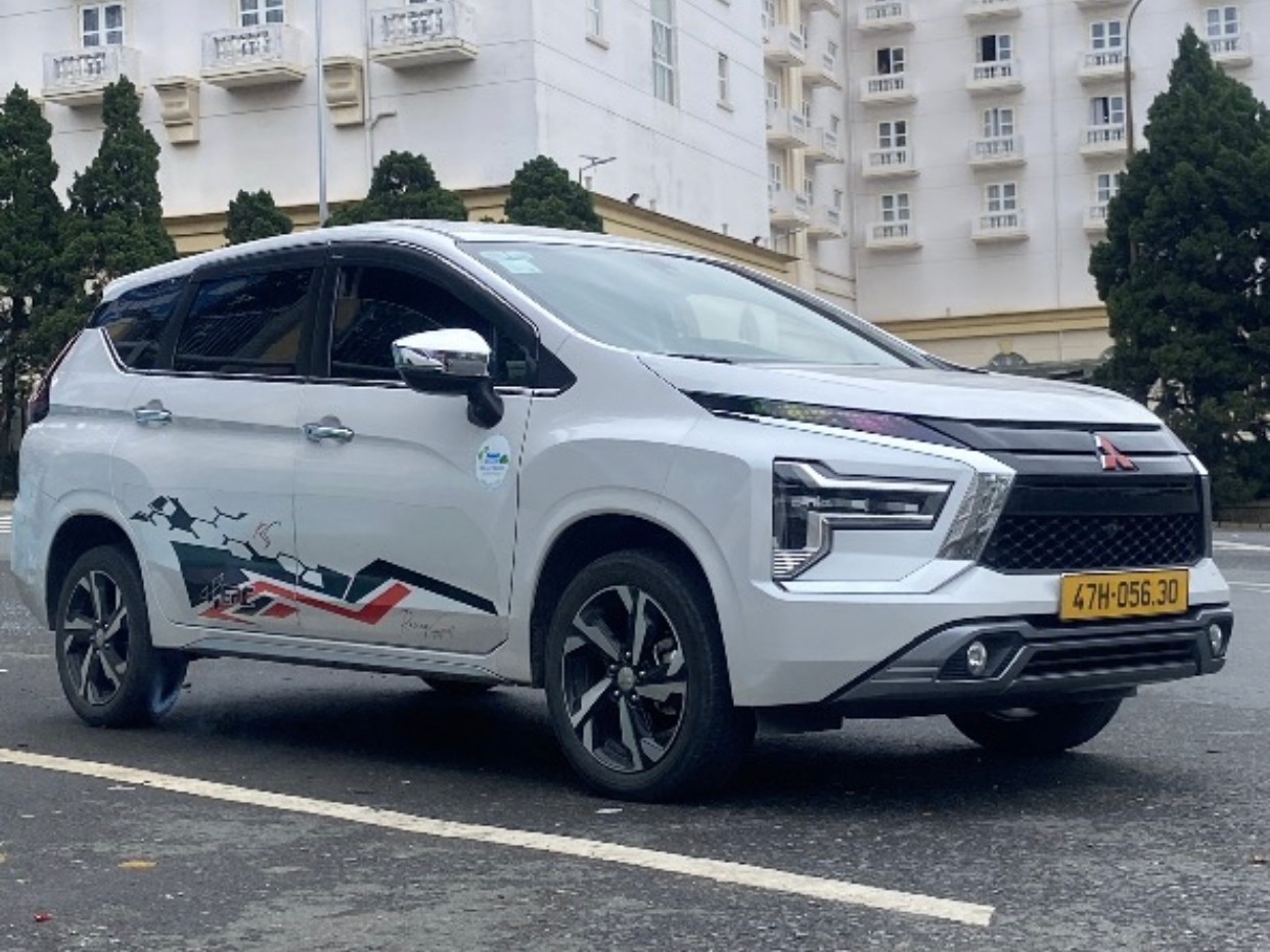 MITSUBISHI XPANDER PREMIUM 2024